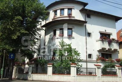 Spatiu Birouri 5 camere și terasa - 140mp - 1