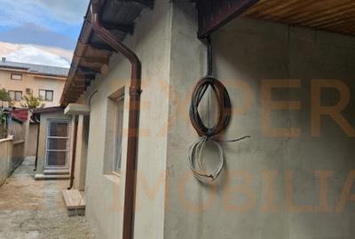 Casă individuală cu 5 camere în Faleza Nord