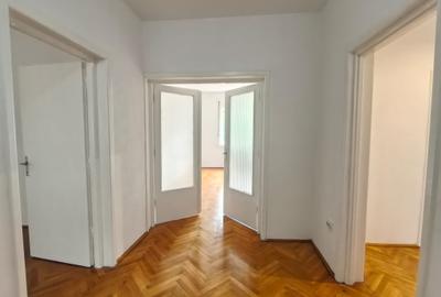 Apartament cu 3 camere decomandat în Iosefin