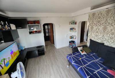 Apartament cu 2 camere semidecomandat în Rahova