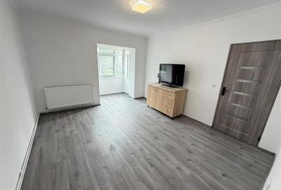 Apartament cu 2 camere semidecomandat în Podu Roș