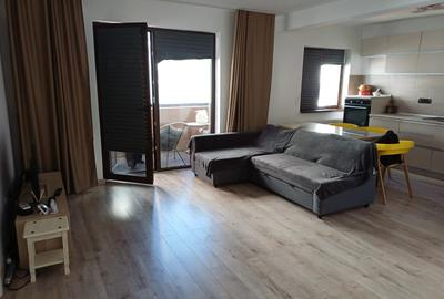 Apartament cu 3 camere semidecomandat în Militari