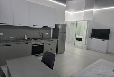 OCAZIE UNICĂ ÎN MAMAIA NORD – APARTAMENT LA PRIMA LINIE LA MARE – 95.900 € - 5