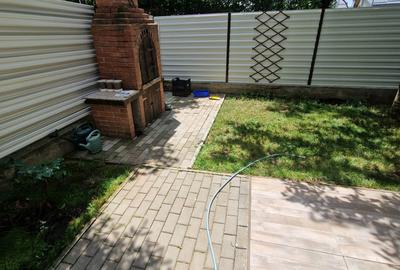 Otopeni  Duplex  cu 4 dormitoare + 3 bai +terasa+ garaj. Comision 1 % - 2