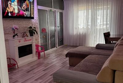 Apartament cu 3 camere decomandat, mobilat în Berceni
