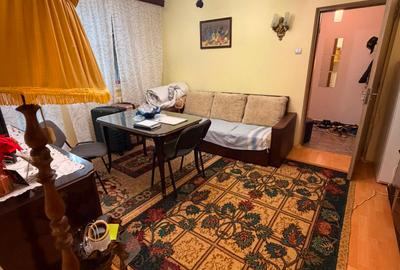 Apartament cu 3 camere semidecomandat în Drumul Taberei