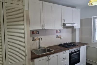 Apartament cu 2 camere semidecomandat în P-ța Romană