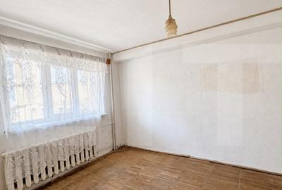 Garsonieră decomandată în Săveni