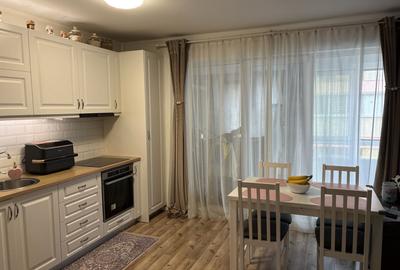 Apartament cu 3 camere semidecomandat în Florești