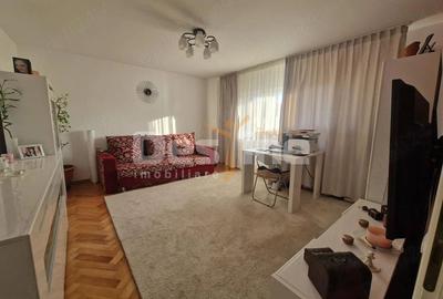 Apartament cu 3 camere decomandat în Aradului