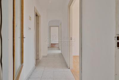 Apartament cu 3 camere de vânzare în Mangalia, 600 m până la plajă . - 5