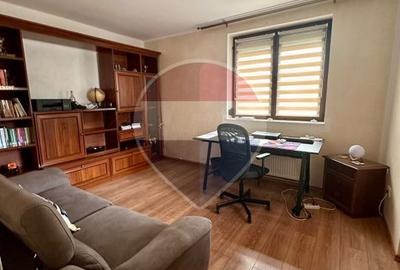Casă / Vilă cu 8 camere de vânzare în Suceava - 12