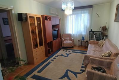 Apartament cu 3 camere decomandat, mobilat în Basarabia
