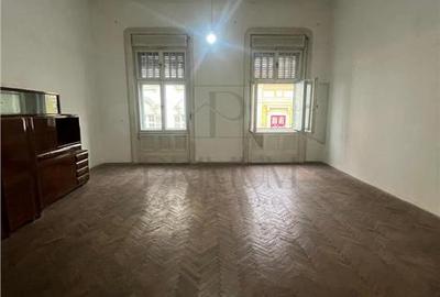 Apartament cu 2 camere decomandat în P-ța Unirii