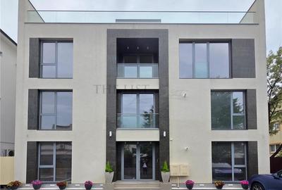 Apartament cu 5 camere decomandat în Pipera