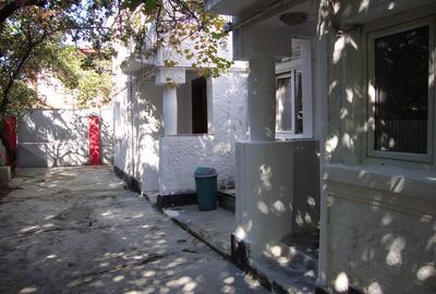 Casă individuală cu 5 camere în Unirii