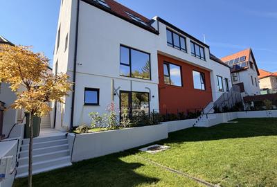 Duplex cu arhitectura contemporana si gradina in  Gruia - 1