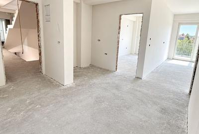 Apartament cu 3 camere decomandat în Soarelui