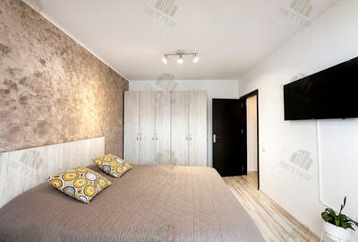 Apartament cu 2 camere decomandat, mobilat în Central