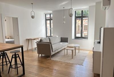Apartament cu 2 camere semidecomandat, mobilat în Unirii