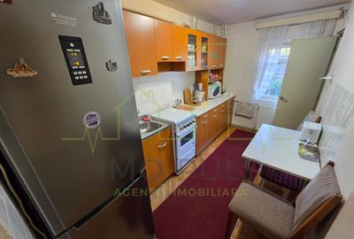 2 Bai. Decomandat. Zona Mircea cel batran. Parter. - 3