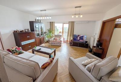 Apartament cu 3 camere decomandat în Străulești