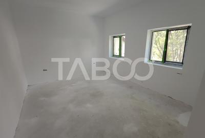 Casa spatioasa - aer curat si priveliste spre munti - teren 1203 mp - 22