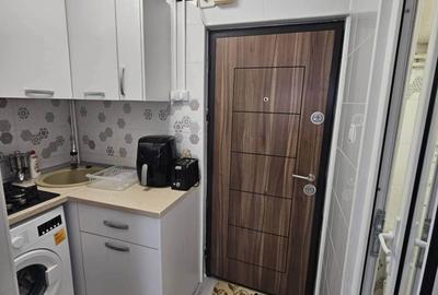 Garsonieră zona far  mobilată utilată  22  mp - 2