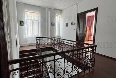 Apartament cu 4 camere  de vanzare, Ultracentral,  Kogalniceanu, curte si pod - 3