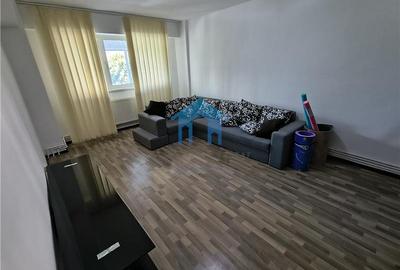 Apartament cu 3 camere decomandat în Mărăști