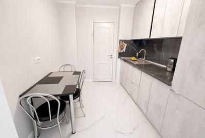 Apartament cu 2 camere decomandat, mobilat în Casa de Cultură