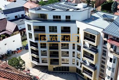 Apartament cu 4 camere semidecomandat în Central