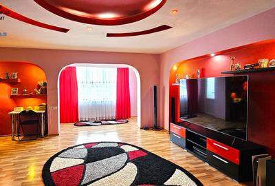 Apartament 3 camere decomandate, cu boxa si loc de parcare, zona 1 Mai - 1
