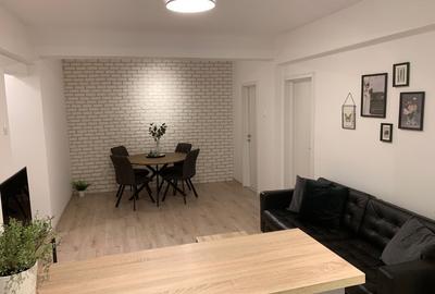 Apartament cu 2 camere decomandat, mobilat în P-ța Romană