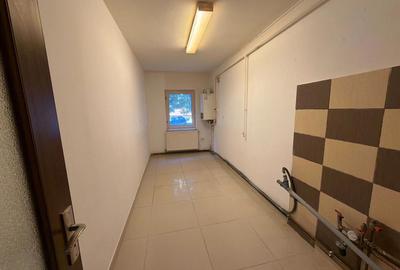 Apartament cu 3 camere decomandat 72 M² cu balcon și pivniță - 3