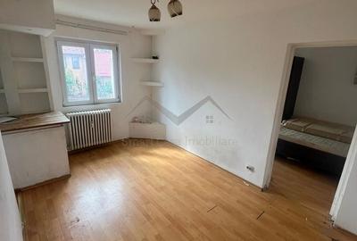 Apartament cu 2 camere nedecomandat în Podu Roș