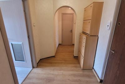 Vand apartament cu 3 camere Centrul Civic, Strada Toamnei - 8
