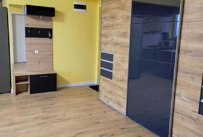 Apartament cu 2 camere semidecomandat, mobilat în Florești