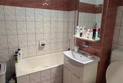 Ap 2 cam decomandat, etaj intermediar, mobilat și utilat – 69000 Euro - 6
