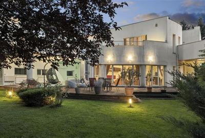 Vila de lux in apropiere de Cambridge School | Curte superba - 1