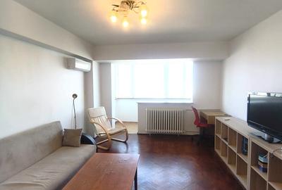 Apartament cu 3 camere decomandat în Victoriei