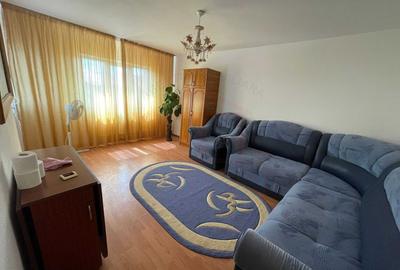 Inchiriere apartament 3 camere, Micro 20, 65 mp, 400 EURO/Luna - 1