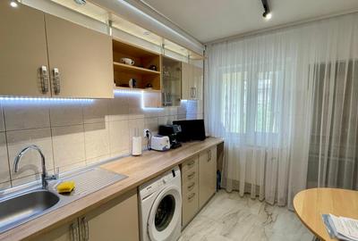 Apartament 3 camere, decomandat, zonă ultracentrală, bloc Mobilux, etaj 1 - 9