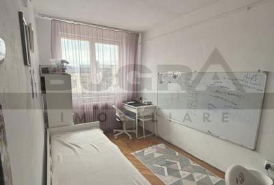 Apartament cu 3 camere, 56 mp, zona strazii Hateg - 2