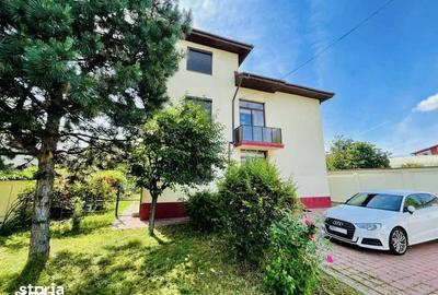 Casă individuală cu 9 camere în Sisești