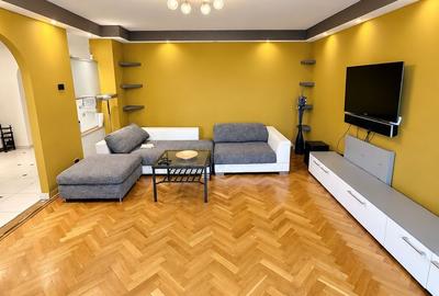 Apartament cu 3 camere decomandat, mobilat în Girocului