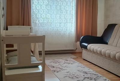 Apartament cu 2 camere decomandat în Tractorul