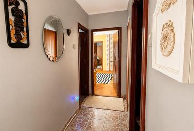 Vanzare apartament 3 camere - Podu Ros - bulevard etaj 2 - 8