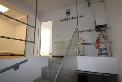 Stradal cu vitrine stradale- spatiu comercial de inchiriat 64 mp utili, plus sub - 6