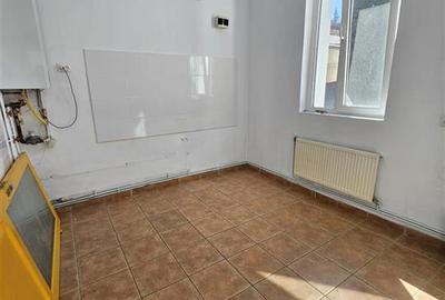 Spatiu comercial Judetean - Vad stradal - 5